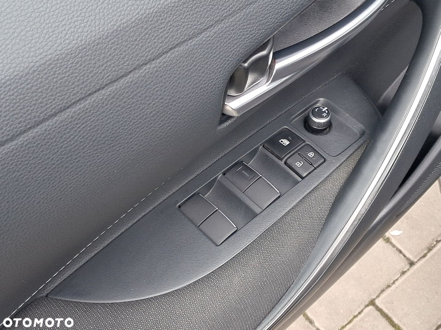 Toyota Corolla 1.8 Hybrid Comfort - 2