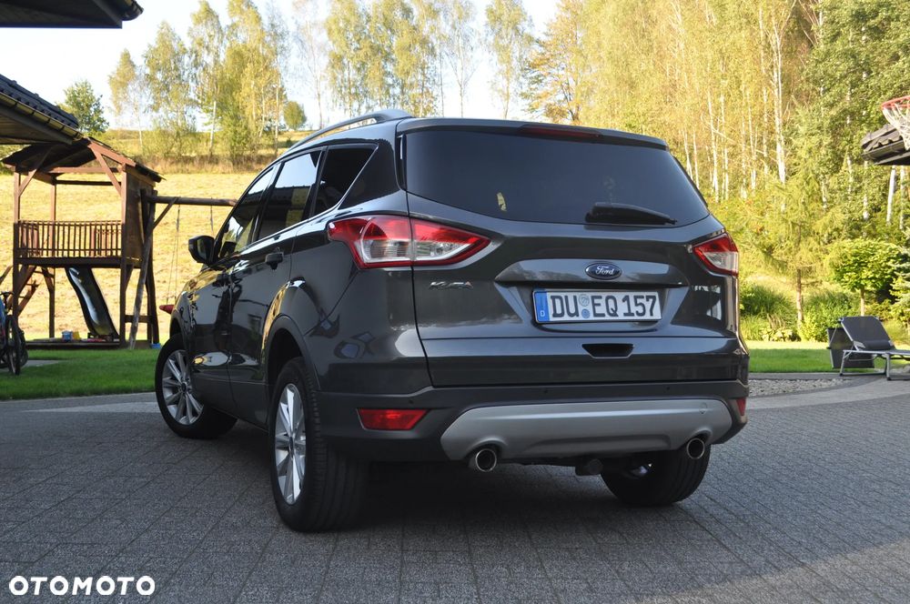 Ford Kuga 2.0 TDCi 2x4 Titanium - 4