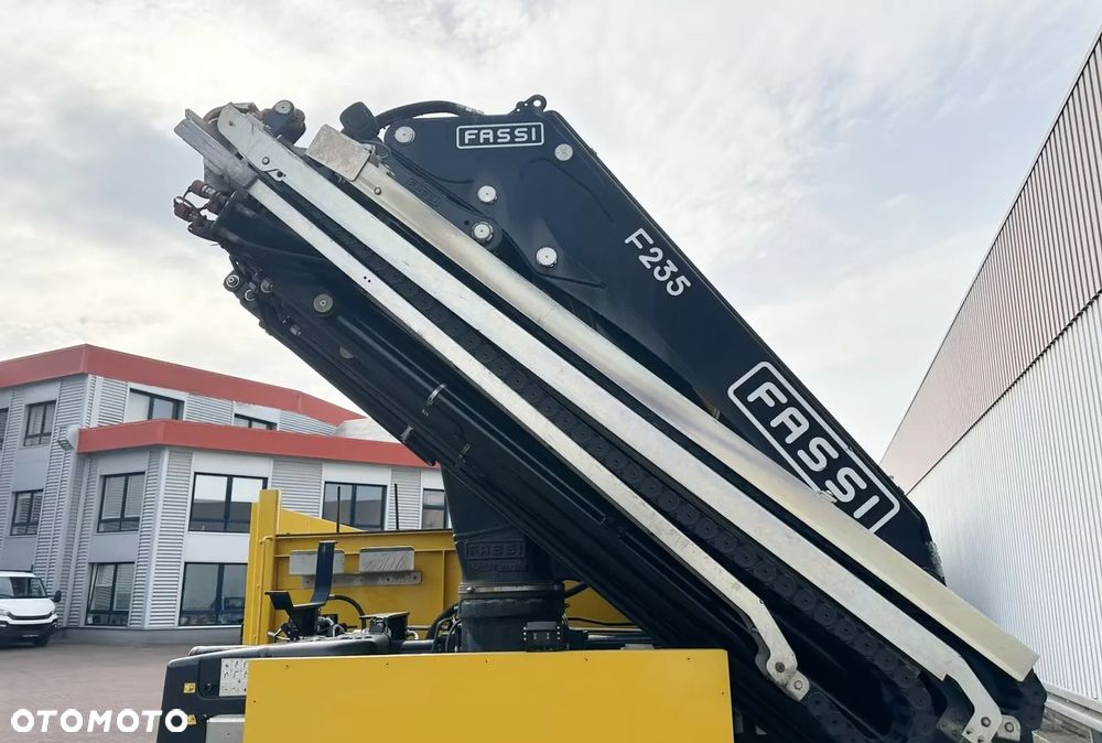 MAN TGS 26.430 6x2 OŚ SKRĘTNA HDS dzwig żuraw FASSI 235 SKŁĄDANY w ''Z'' -RADIO- 5i6 funkacja DODATKOWA,  Skrzynia 650x250cm jak NOWY!!! - 9