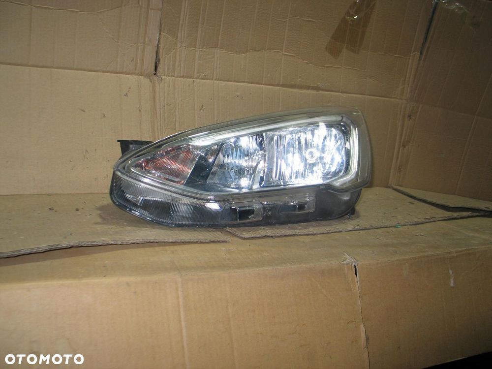 lampa przod ford focus MK4 18- led europa