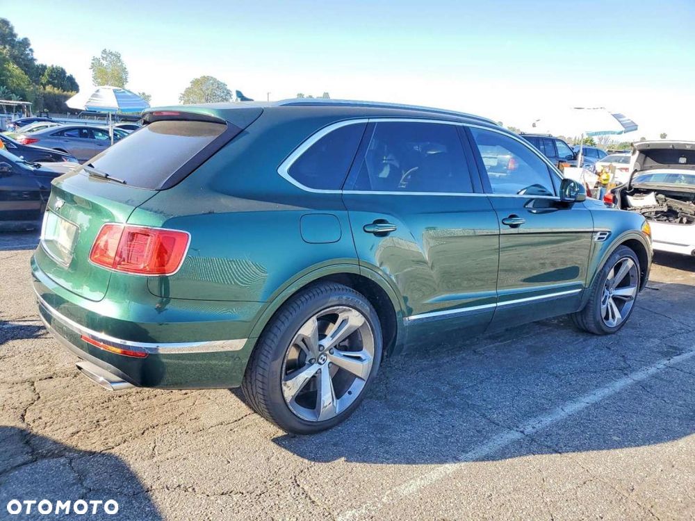 Bentley Bentayga - 4