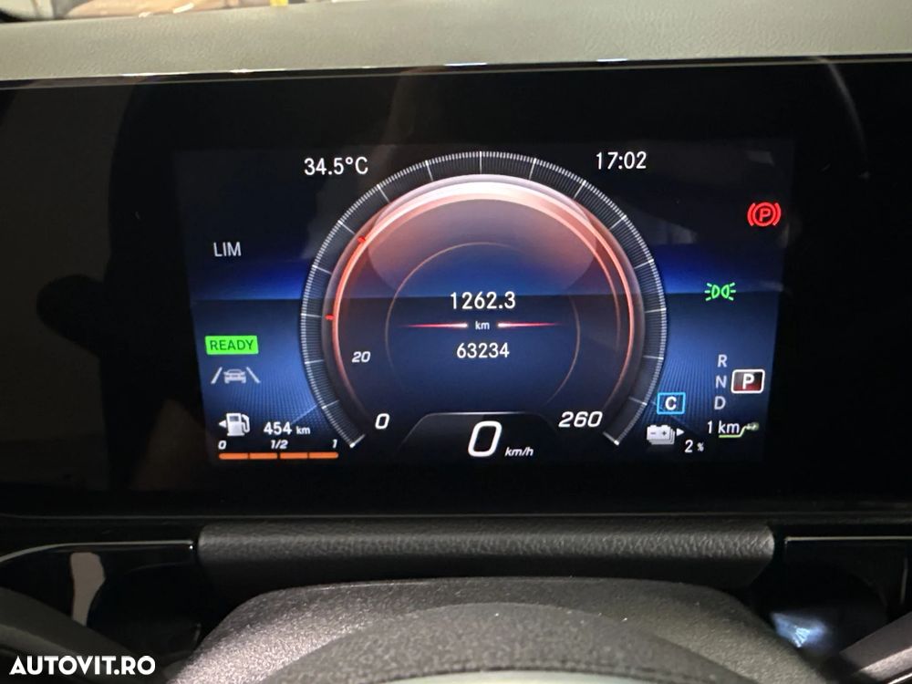 Mercedes-Benz GLA - 11