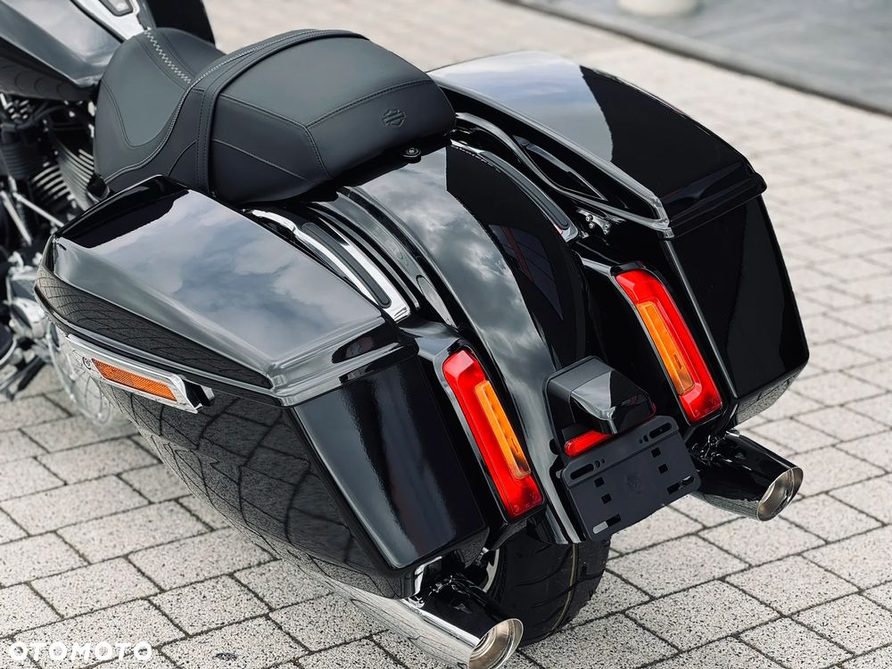 Harley-Davidson Touring Street Glide - 23