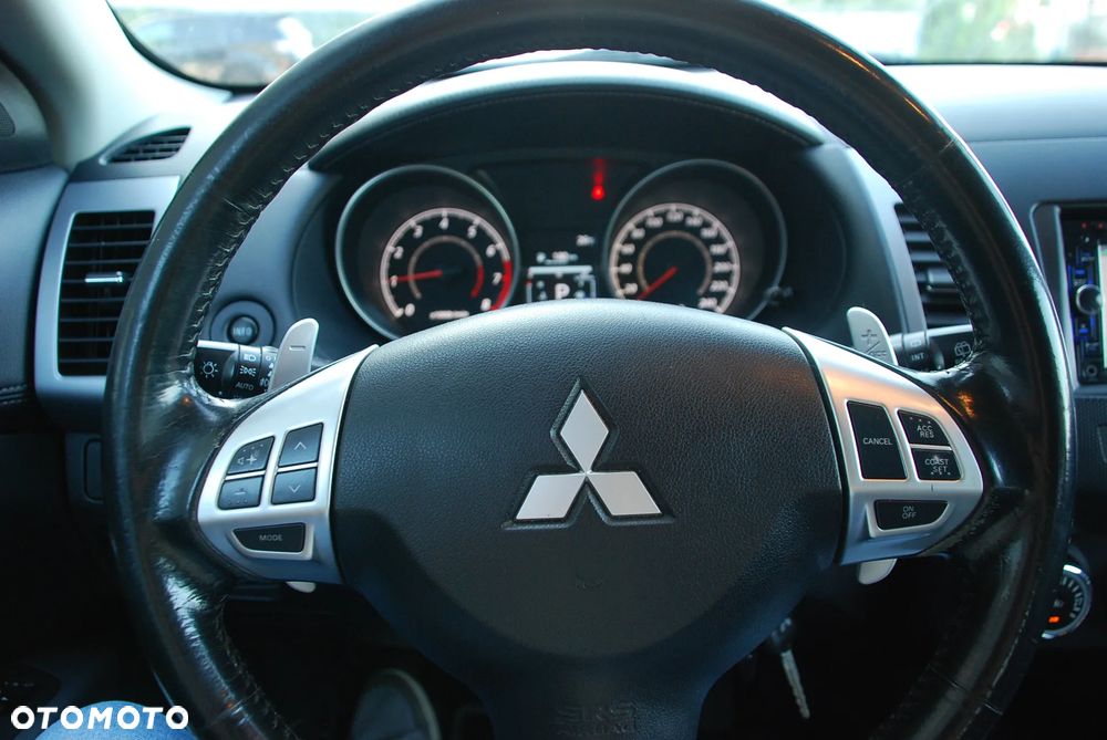 Mitsubishi Outlander 2.0 Intense NAVI 2WD EU5 CVT - 22