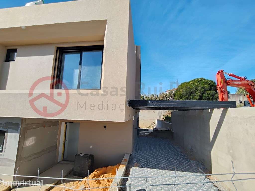 Moradia Geminada T3+1 com Piscina e Jardim - Grande imagem: 5/50