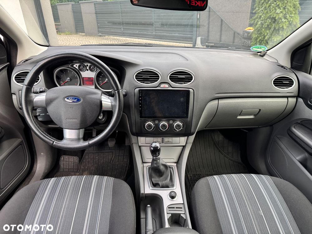 Ford Focus 1.6 16V Trend - 21