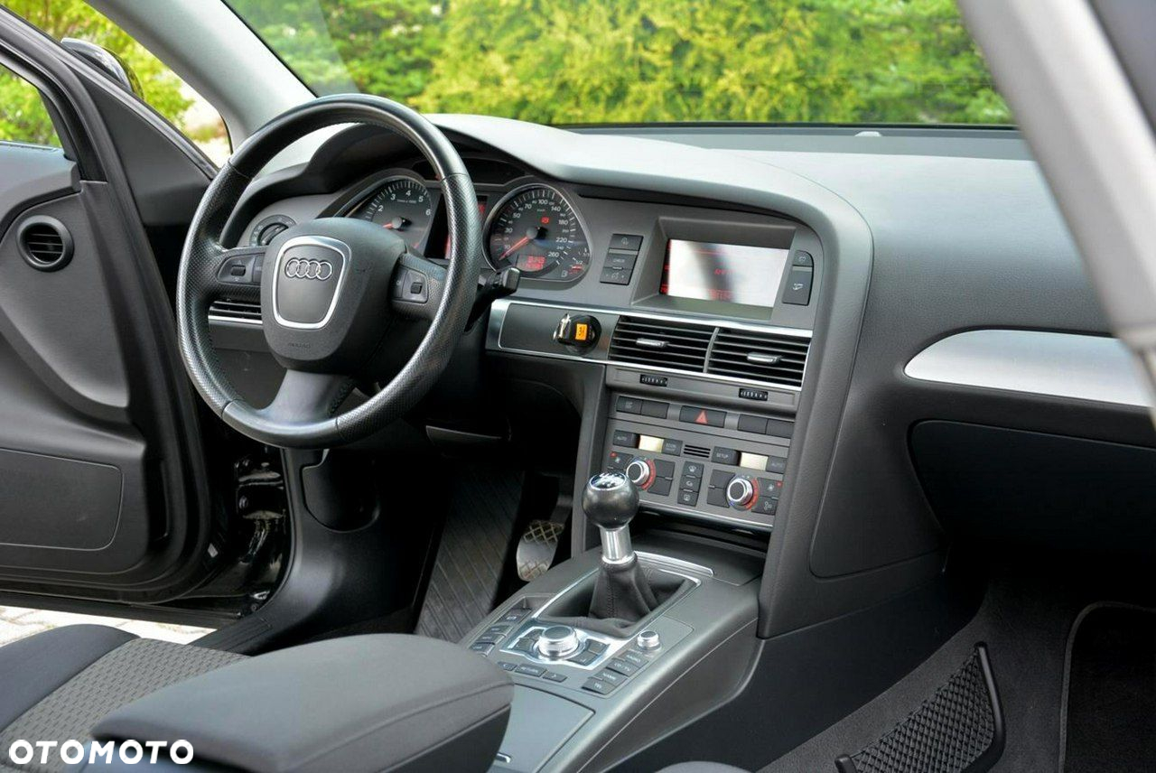 Audi A6 Avant 2.4 - 19