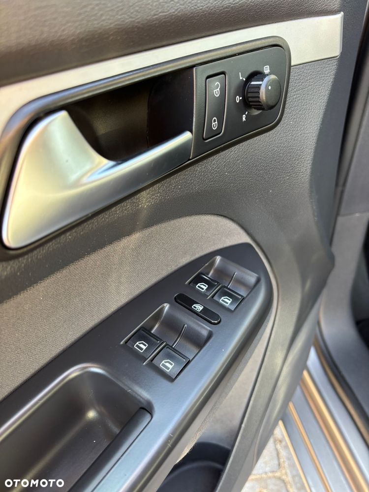 Volkswagen Touran 1.2 TSI STYLE - 11