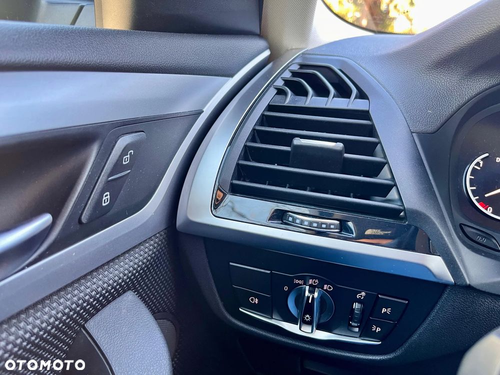 BMW X3 sDrive18d - 35