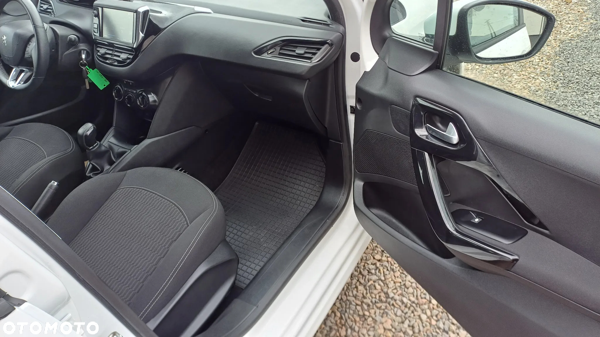 Peugeot 208 1.2 PureTech Active - 12