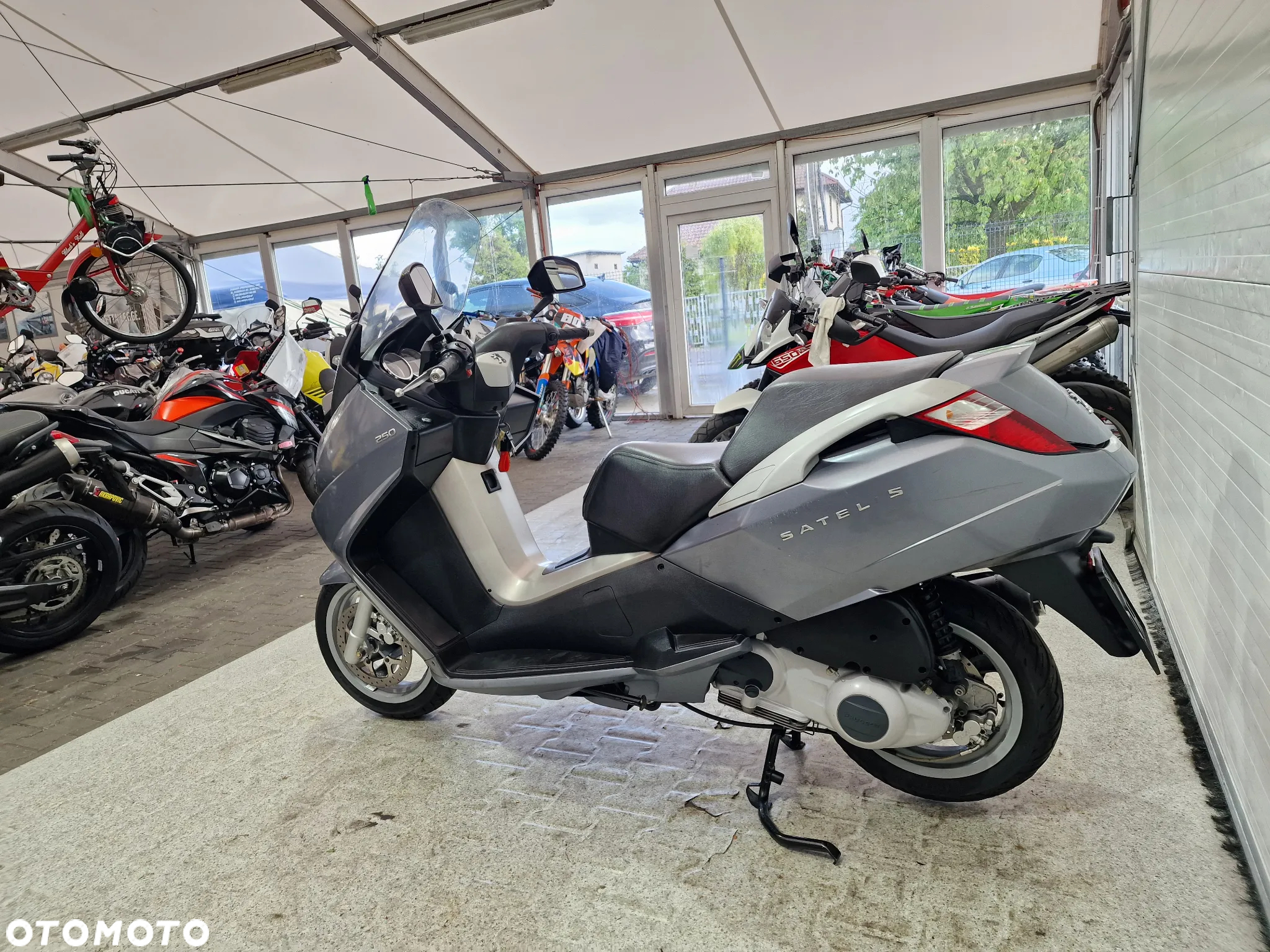 Peugeot Satelis - 17