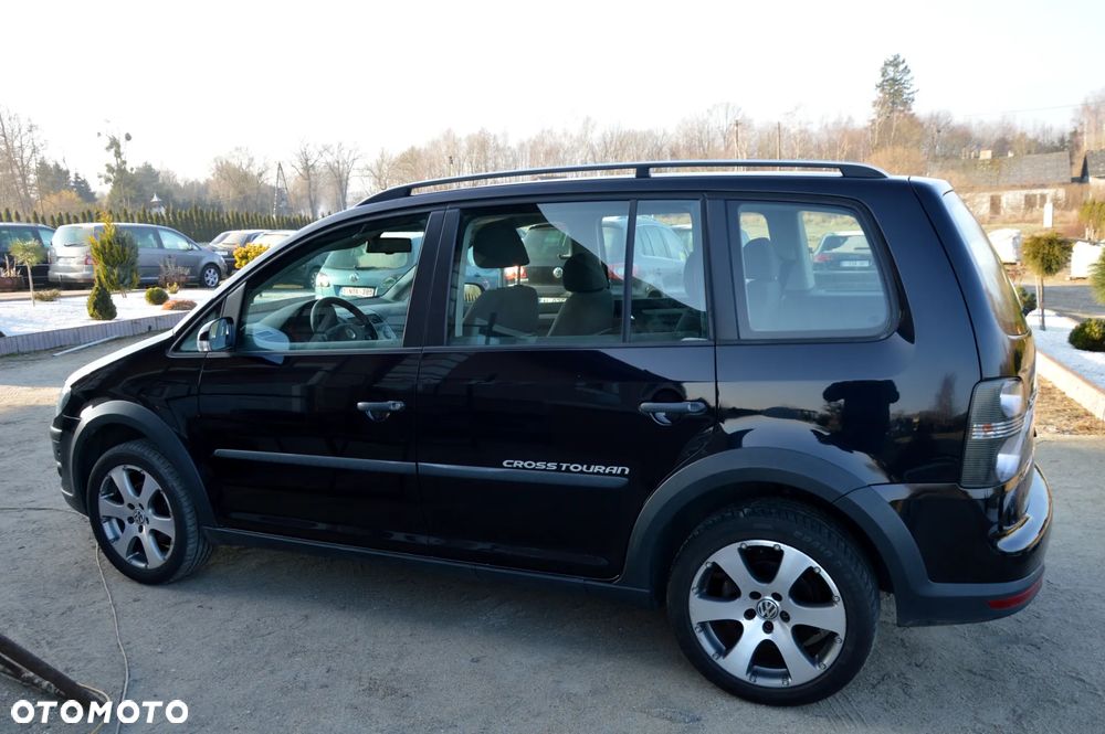 Volkswagen Touran 2.0 TDI DPF Cross - 3