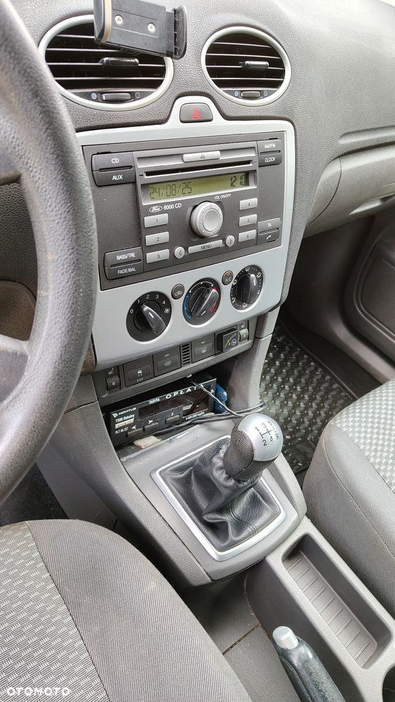 Ford Focus 1.6 16V Trend - 8