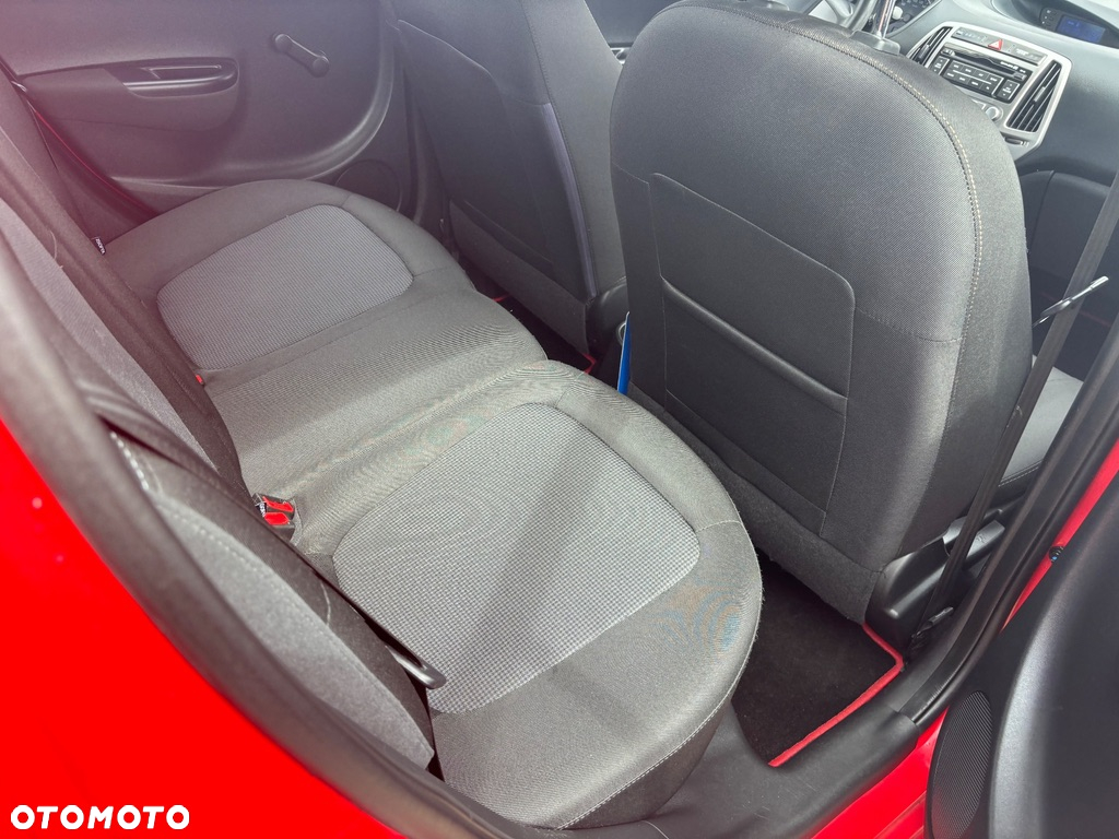 Hyundai i20 1.2 Fifa World Cup Edition - 26