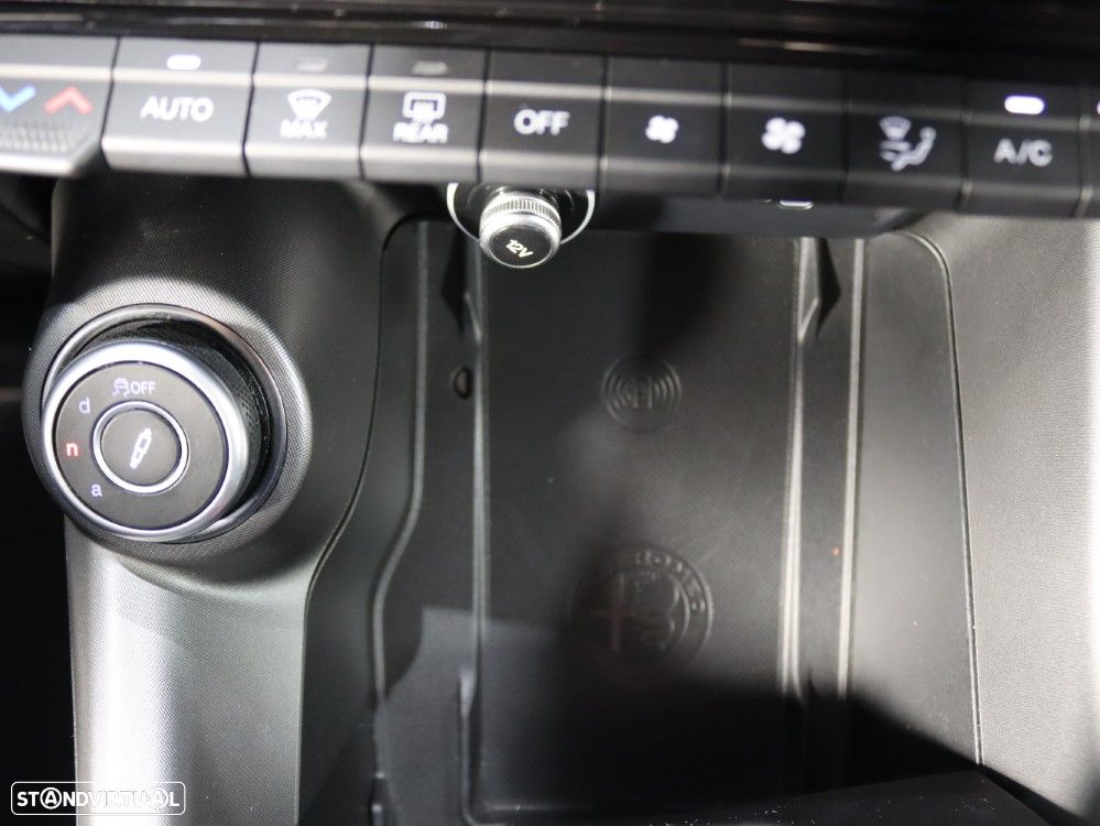 Alfa Romeo Tonale 1.3 Plug-In Hybrid Veloce e-AWD - 31