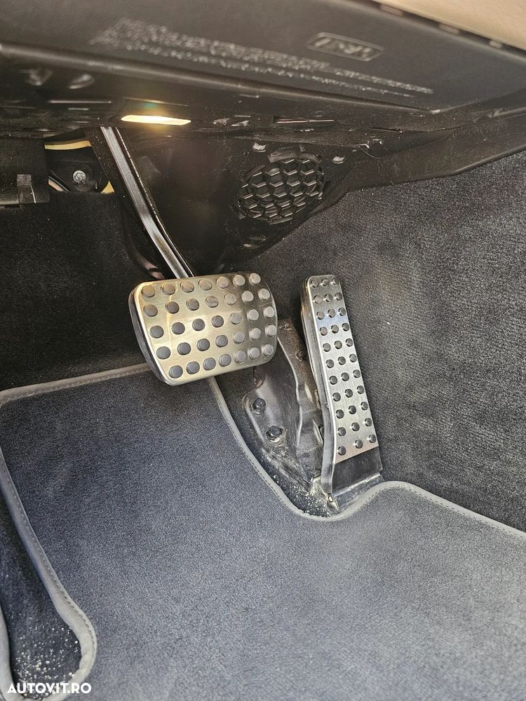 Mercedes-Benz E - 28