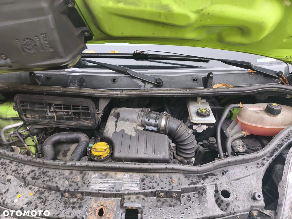 Renault TRAFIC - 2