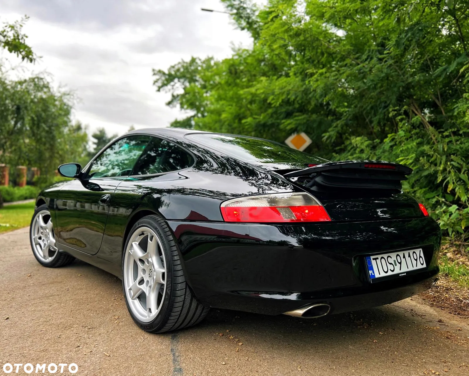Porsche 911 Carrera - 13