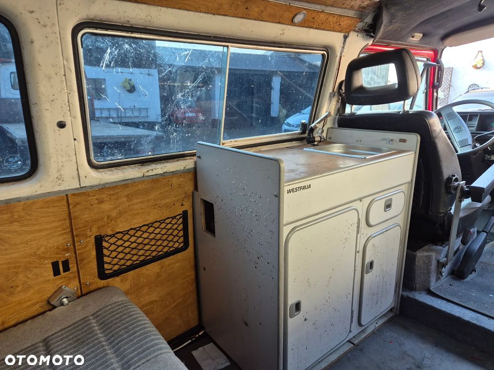 Volkswagen Transporter - 12