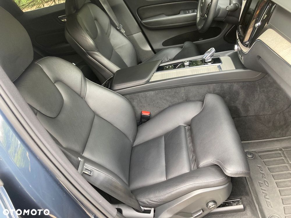 Volvo XC 60 B4 D Inscription - 36