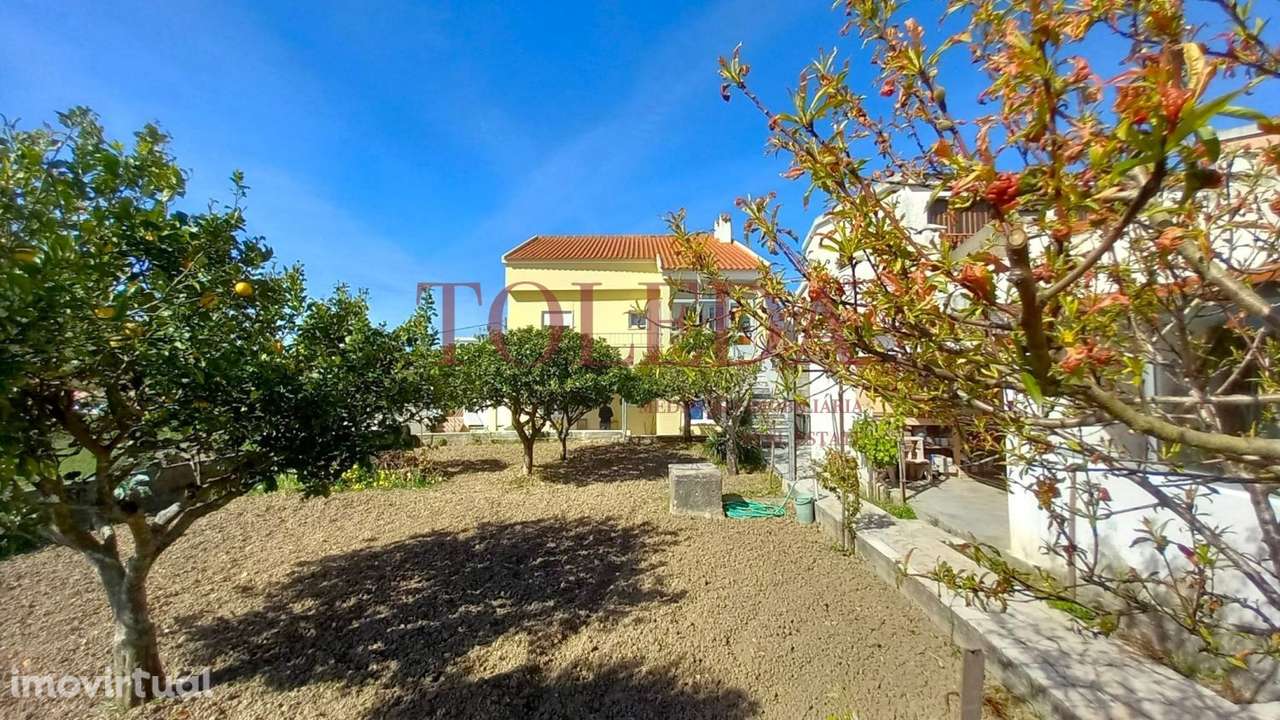 Moradia Bifamiliar com 2 T3 em Vialonga - Grande imagem: 4/40