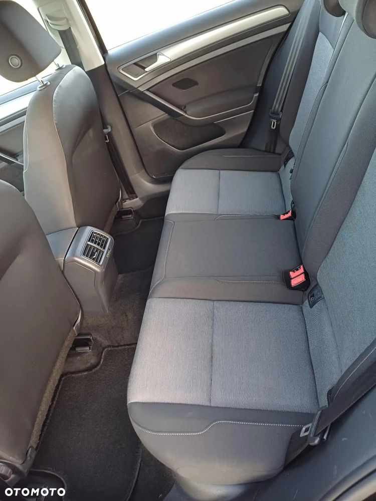 Volkswagen Golf - 8