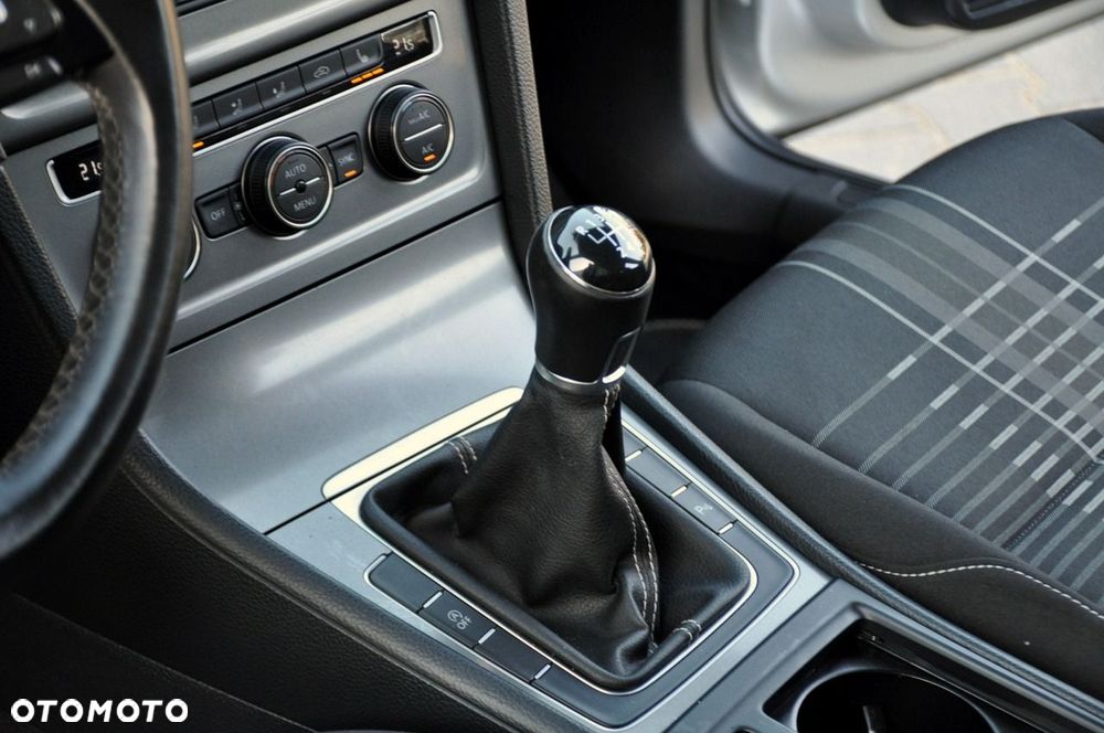 Volkswagen Golf - 35