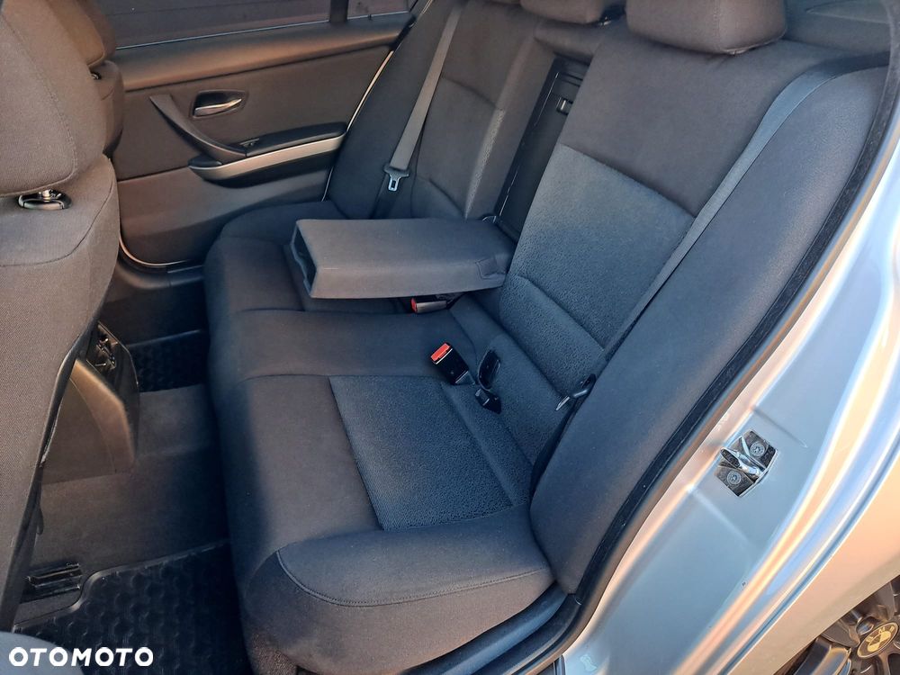 BMW Seria 3 325i - 16