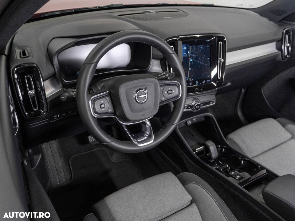 VOLVO XC40 2023 — imagine 11
