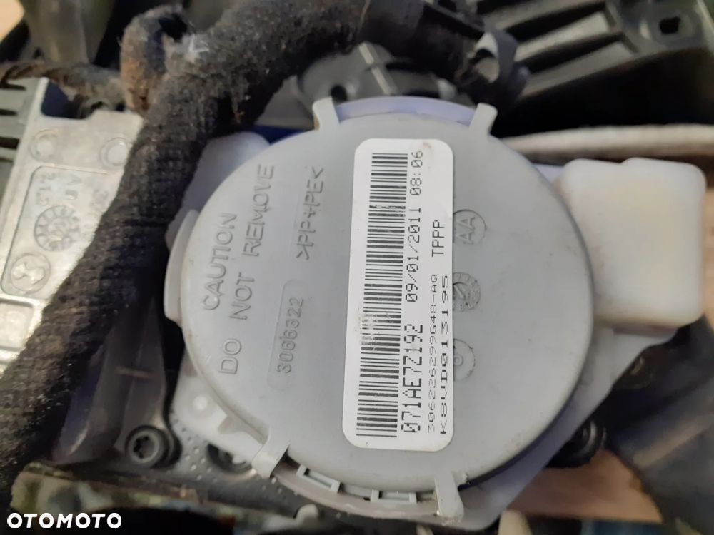 PASY BEZPIECZEŃSTWA PRAWY PRZÓD AUDI A4B8 - 2