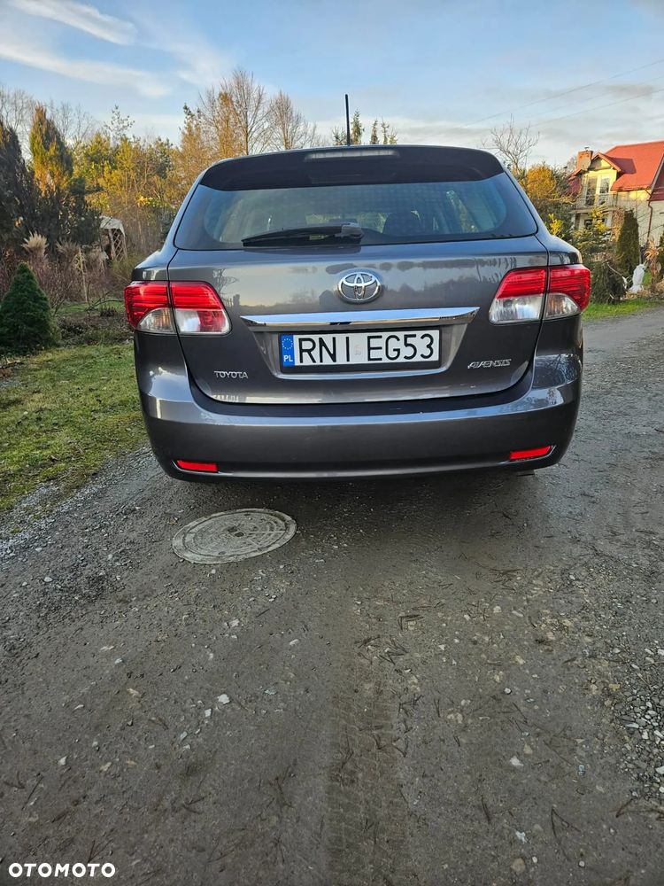 Toyota Avensis 2.0 D-4D Active - 5