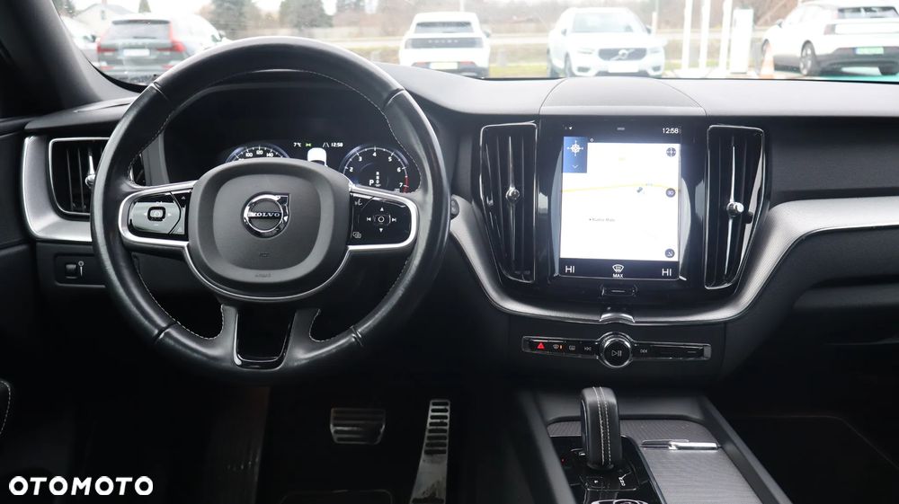 Volvo XC 60 B5 B AWD R-Design - 11