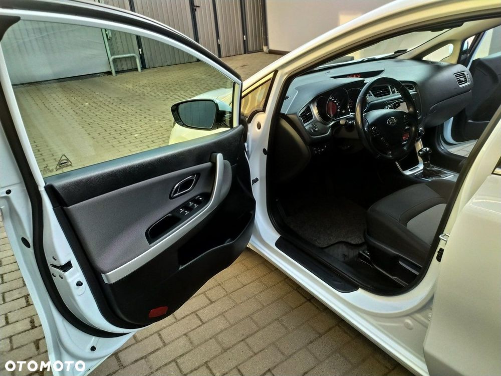 Kia Ceed 1.6 GDI L Business Line DCT - 13