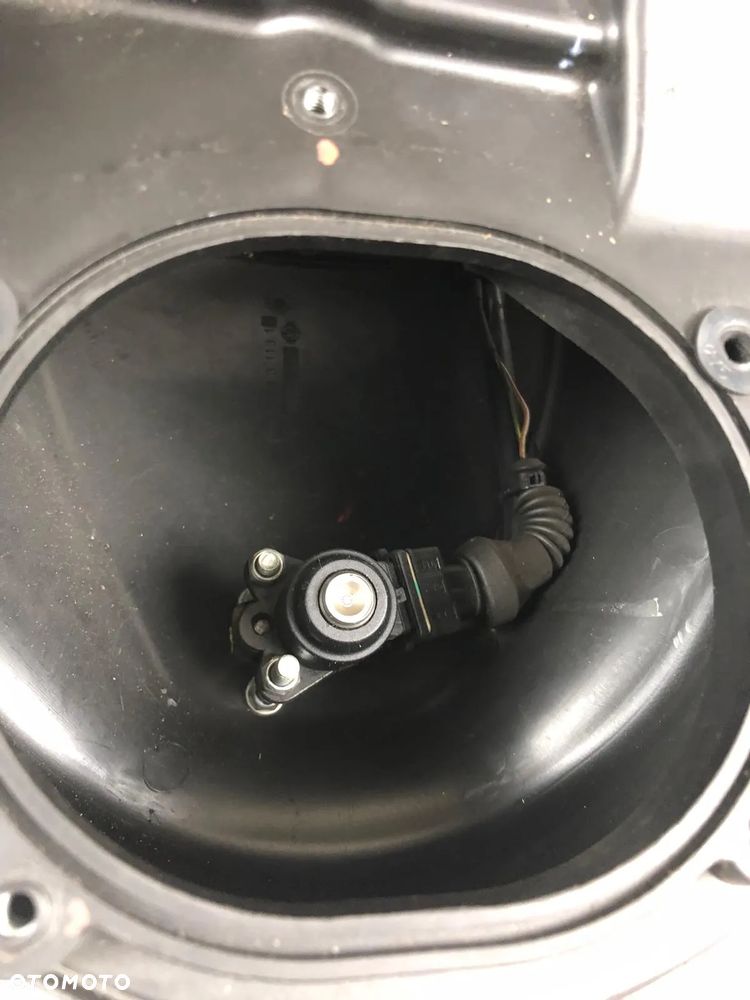 Ducati Diavel 1200 11-14 Wtryskiwacze Obudowa Filtra Airbox - 2