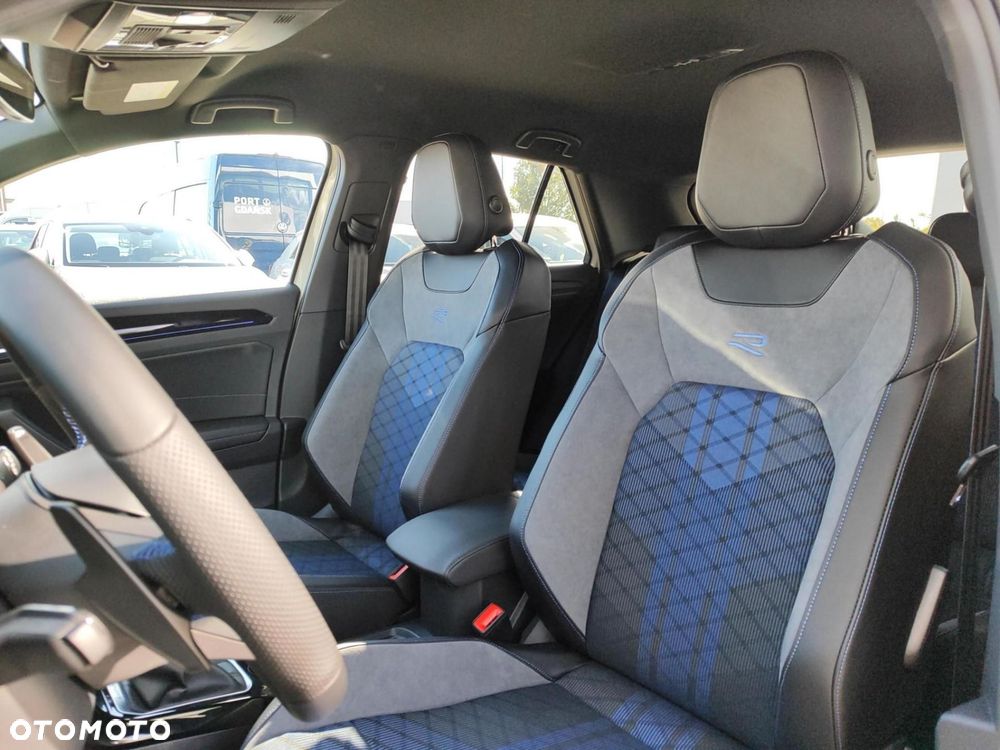 Volkswagen T-Roc - 16