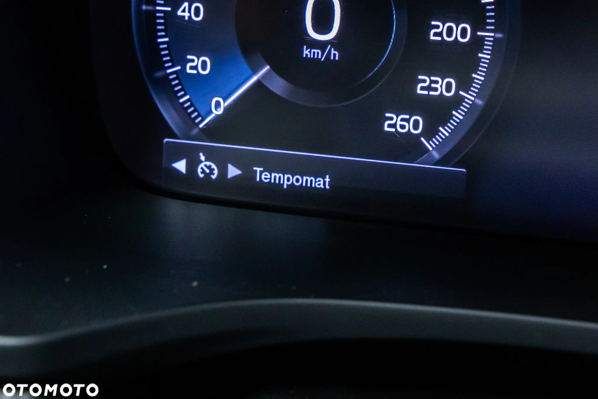 Volvo V60 Cross Country - 15
