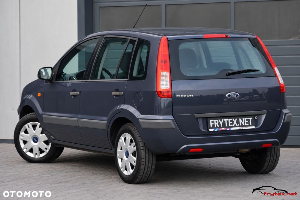 Ford Fusion - 16