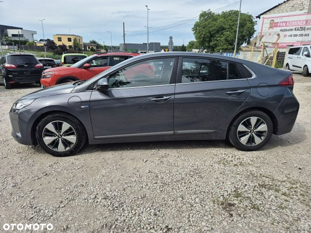 Hyundai IONIQ - 17