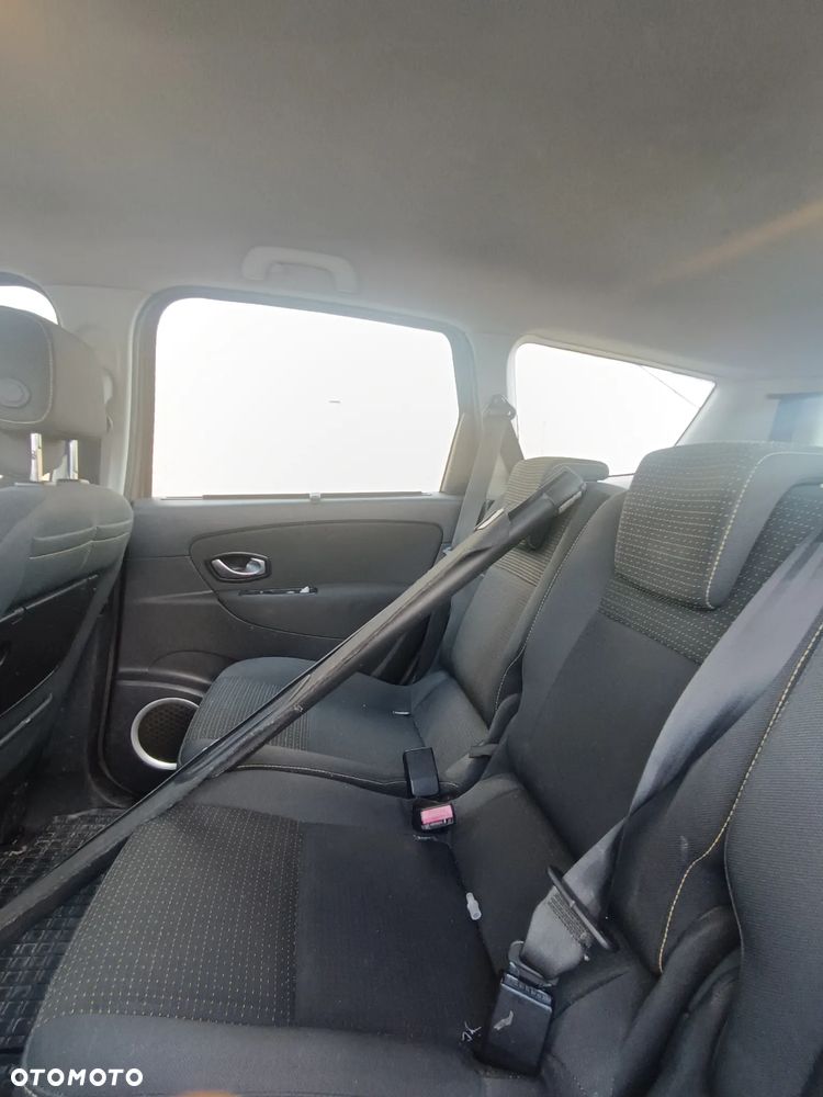 Renault Grand Scenic 1.9 dCi FAP Dynamique - 13