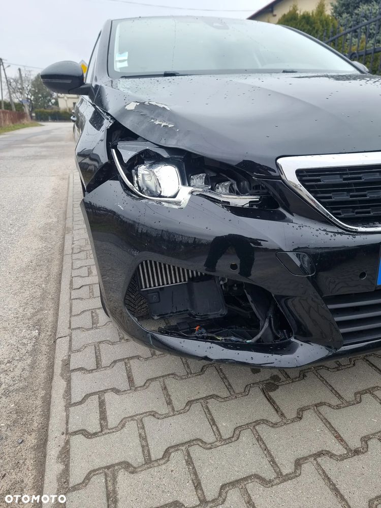 Peugeot 308 BlueHDi 130 EAT6 Stop & Start Allure Business-Paket - 35