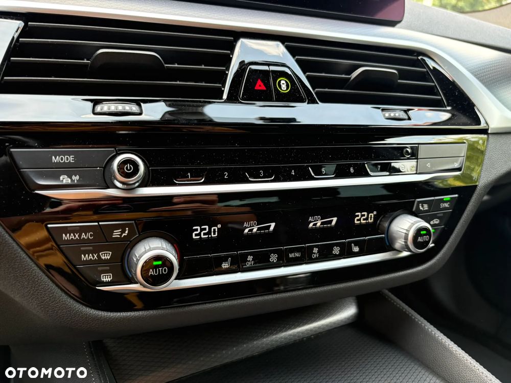BMW Seria 5 520d xDrive MHEV M Sport sport - 17