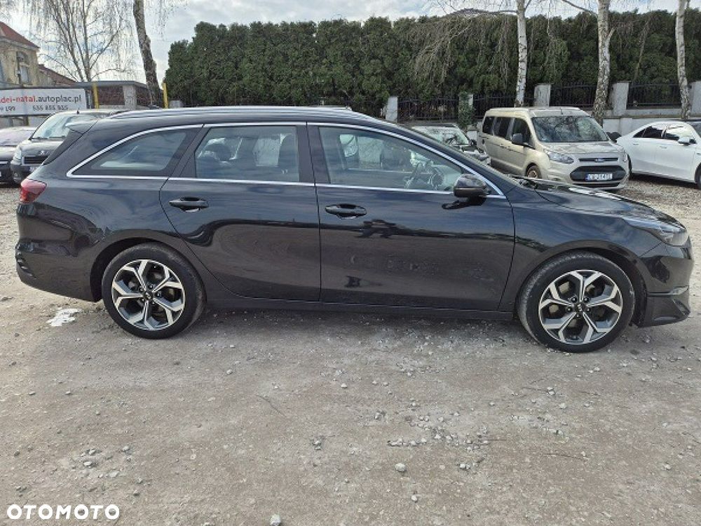 Kia Ceed - 12