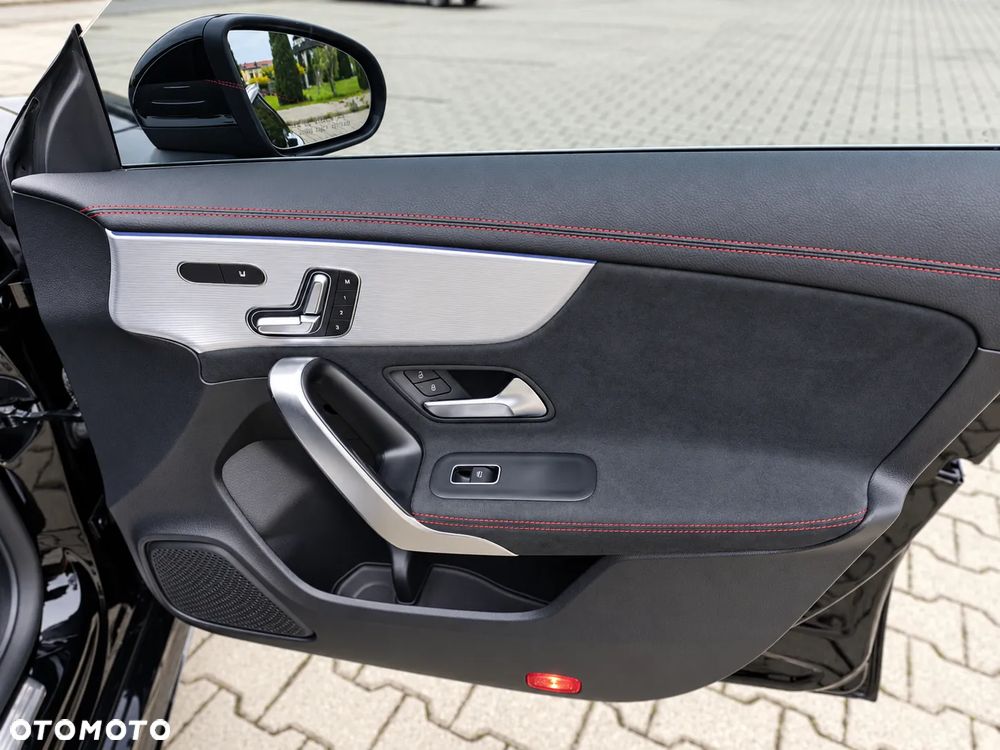 Mercedes-Benz CLA 250 4Matic 7G-DCT AMG Line - 15