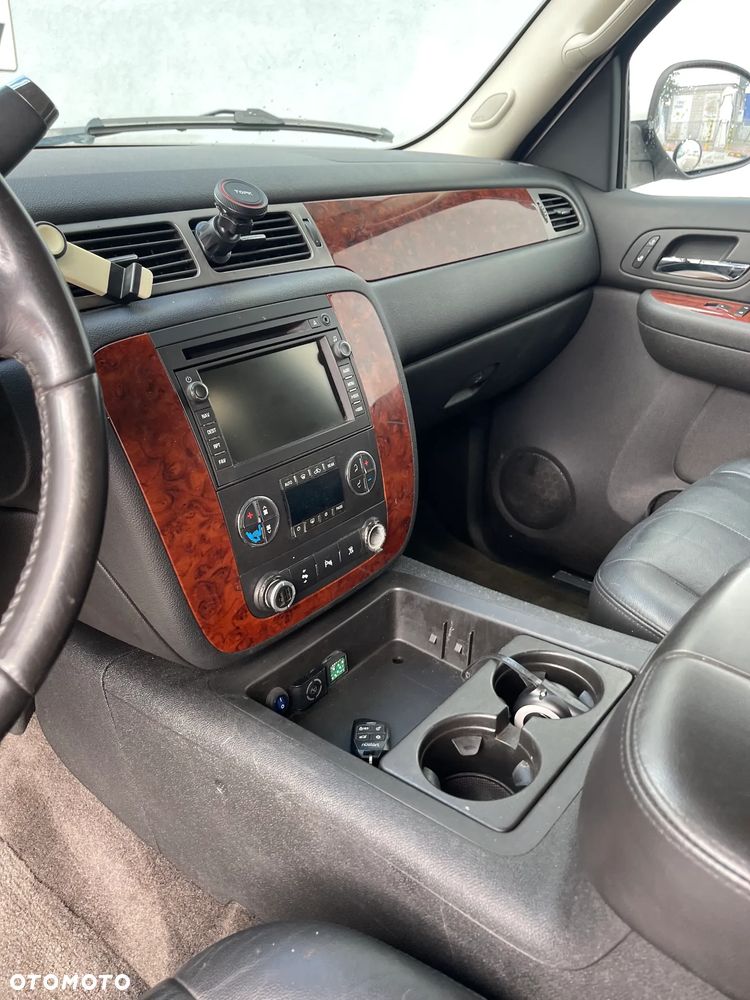 Chevrolet Tahoe - 13