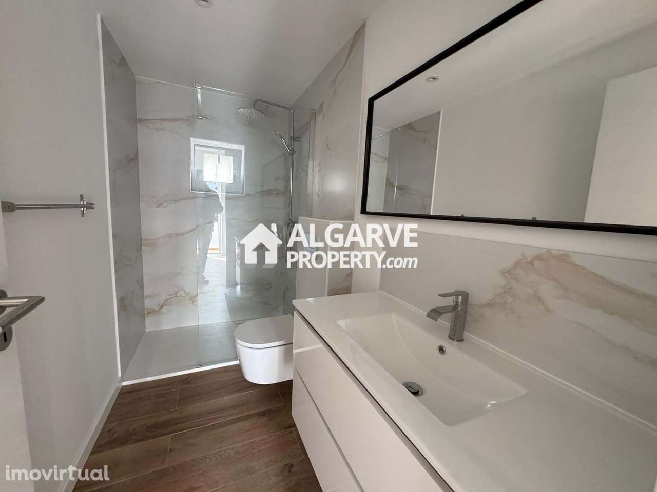 Moradia V6 (3xT2) perto da praia e da marina de Albufeira - Grande imagem: 3/23