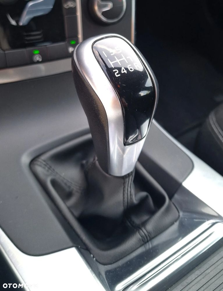 Volvo V60 D2 Drive-E Dynamic Edition (Kinetic) - 17