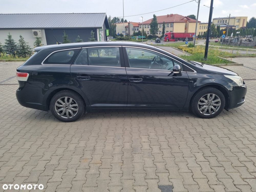 Toyota Avensis - 1