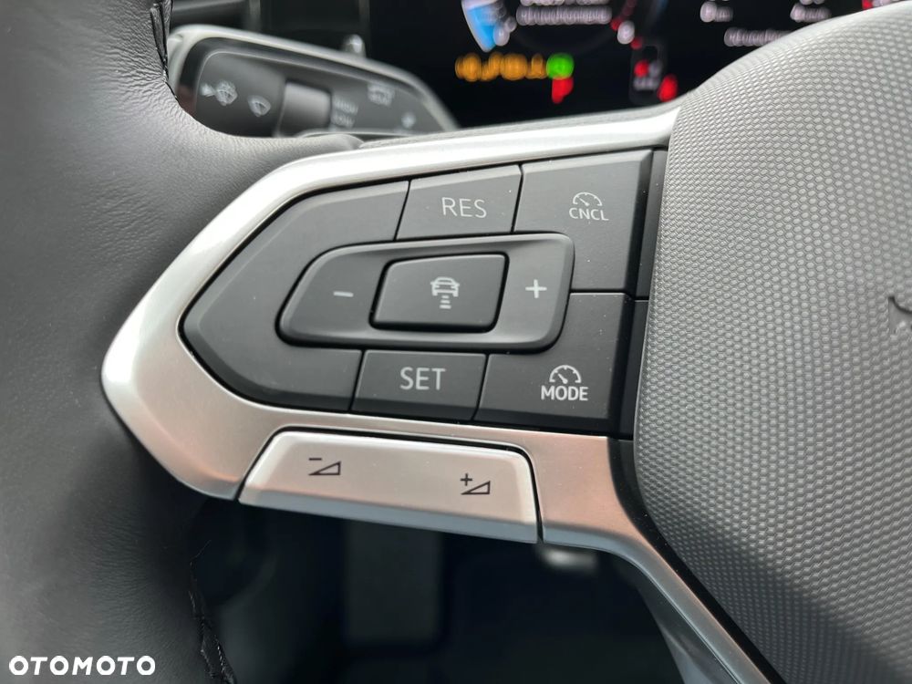 Volkswagen Passat - 36
