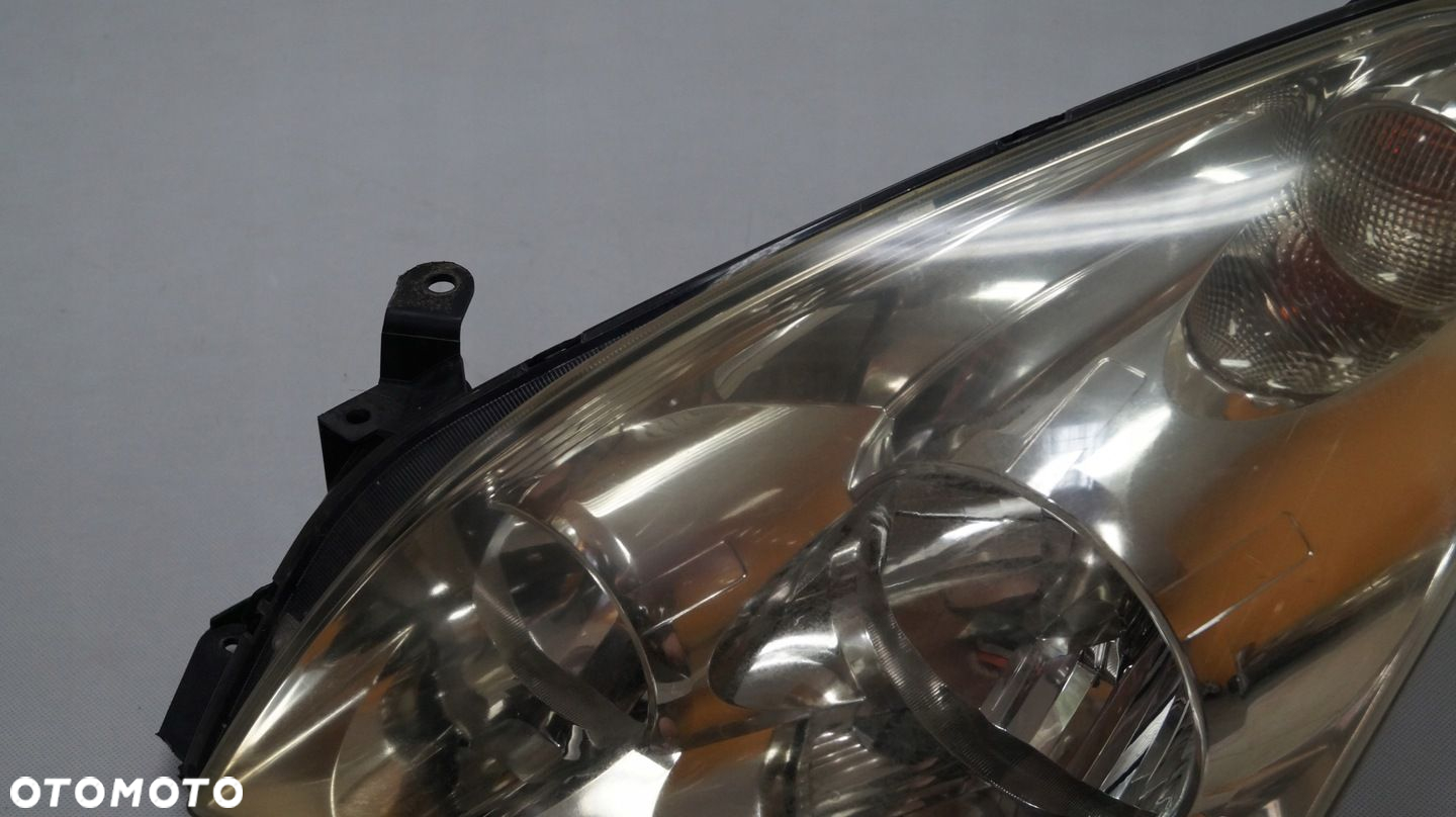 LAMPA PRZEDNIA LEWA TOYOTA COROLLA VERSO II - 4