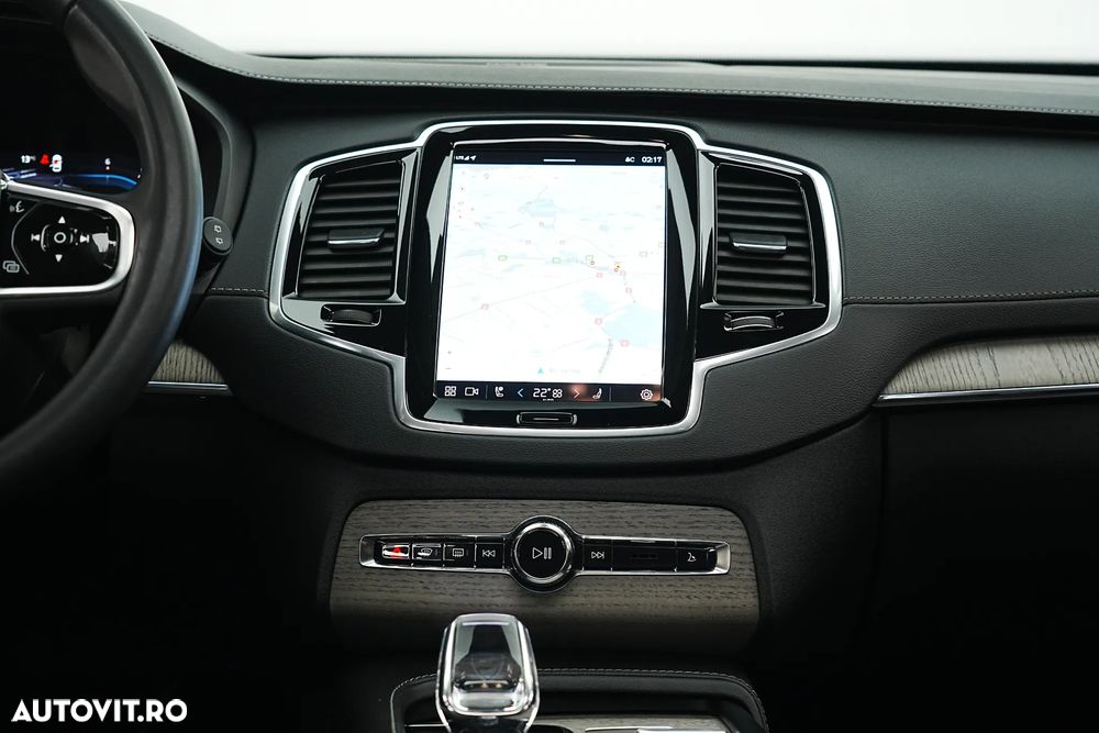 Volvo XC 90 B5 D AWD Ultimate Dark - 19